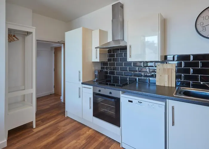 Host & - Abbey Nest Apartment *