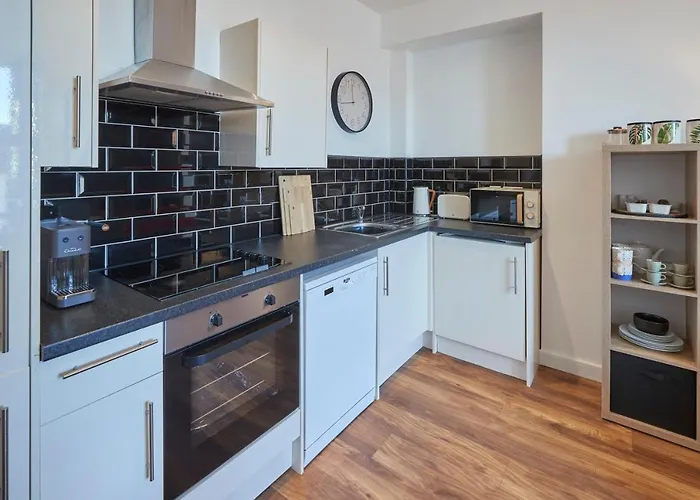 Host & - Abbey Nest *